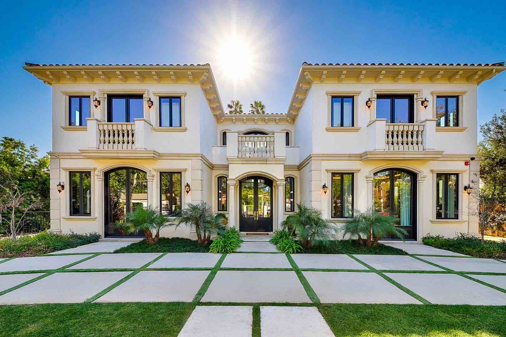 Luxury Mansion in Beverly Hills