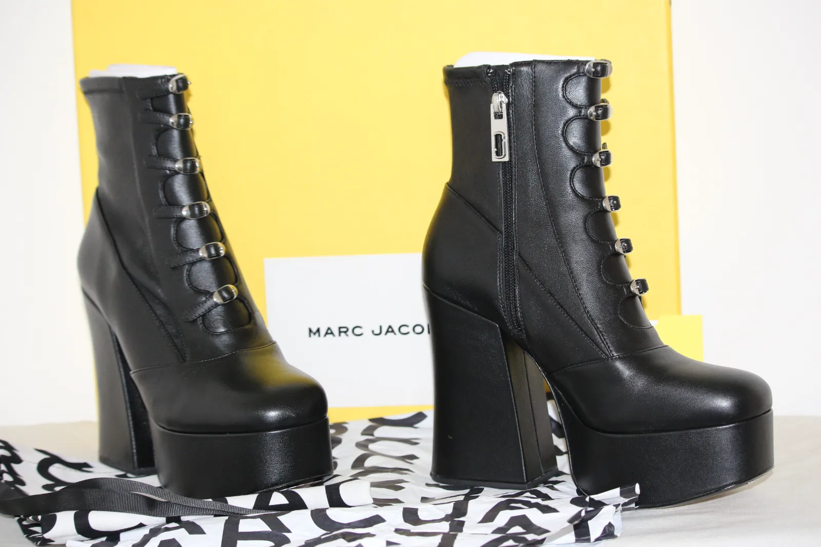 MARC JACOB'S ANKLE BOOTS