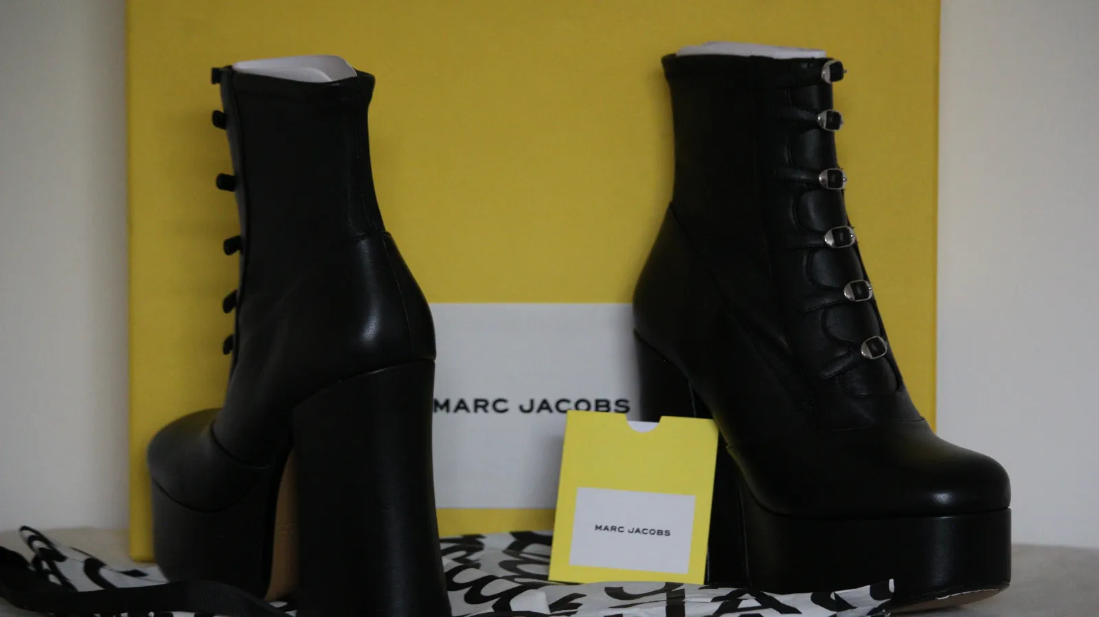 MARC JACOB'S ANKLE BOOTS