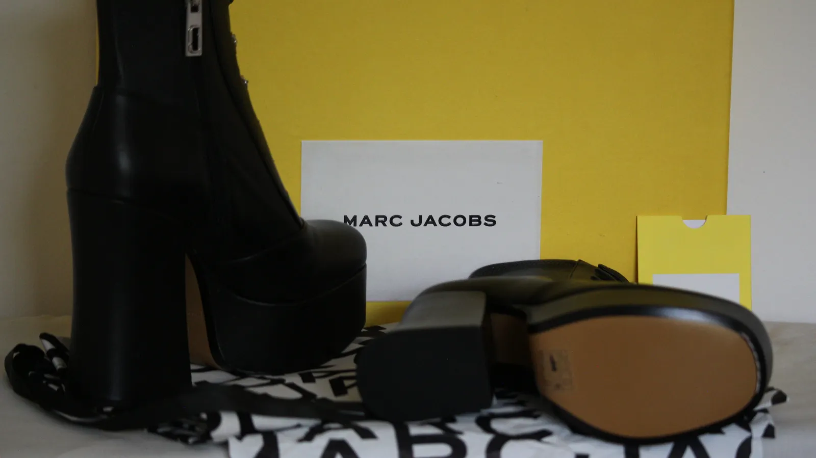 MARC JACOB'S ANKLE BOOTS