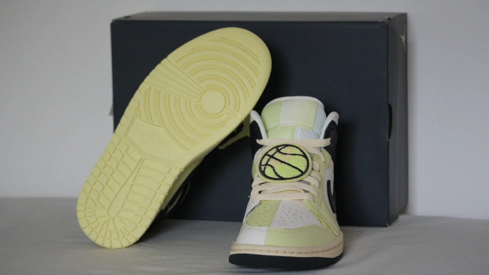 AIR JORDAN 1 MID SE