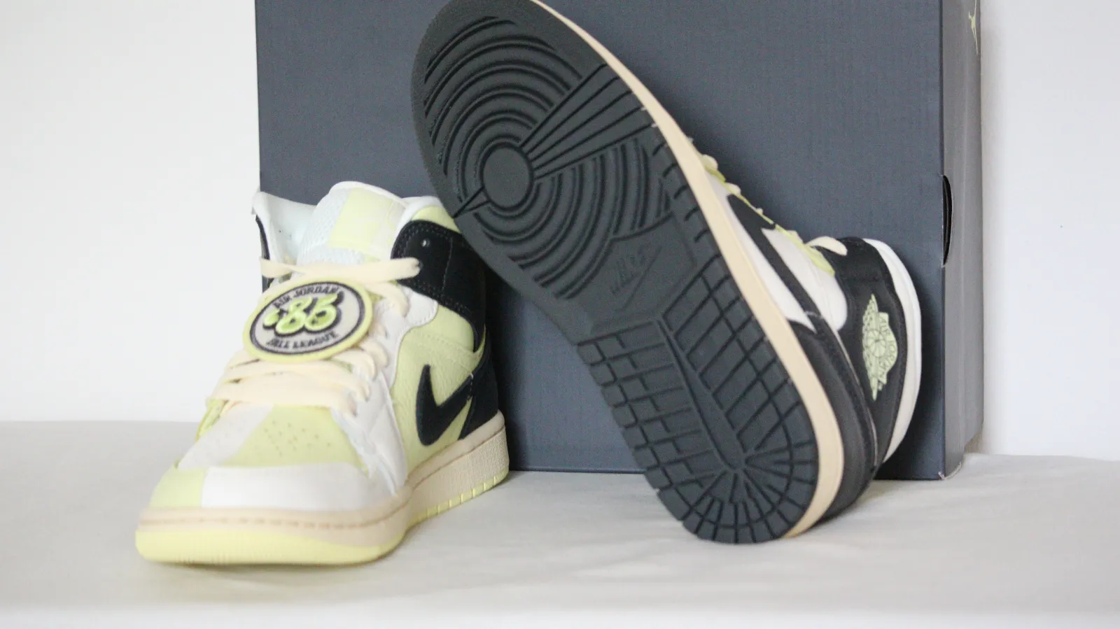 AIR JORDAN 1 MID SE