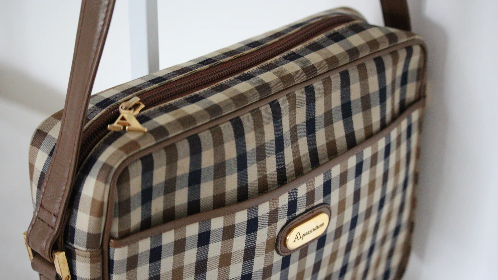 AQUASCUTUM CROSSBODY BAG