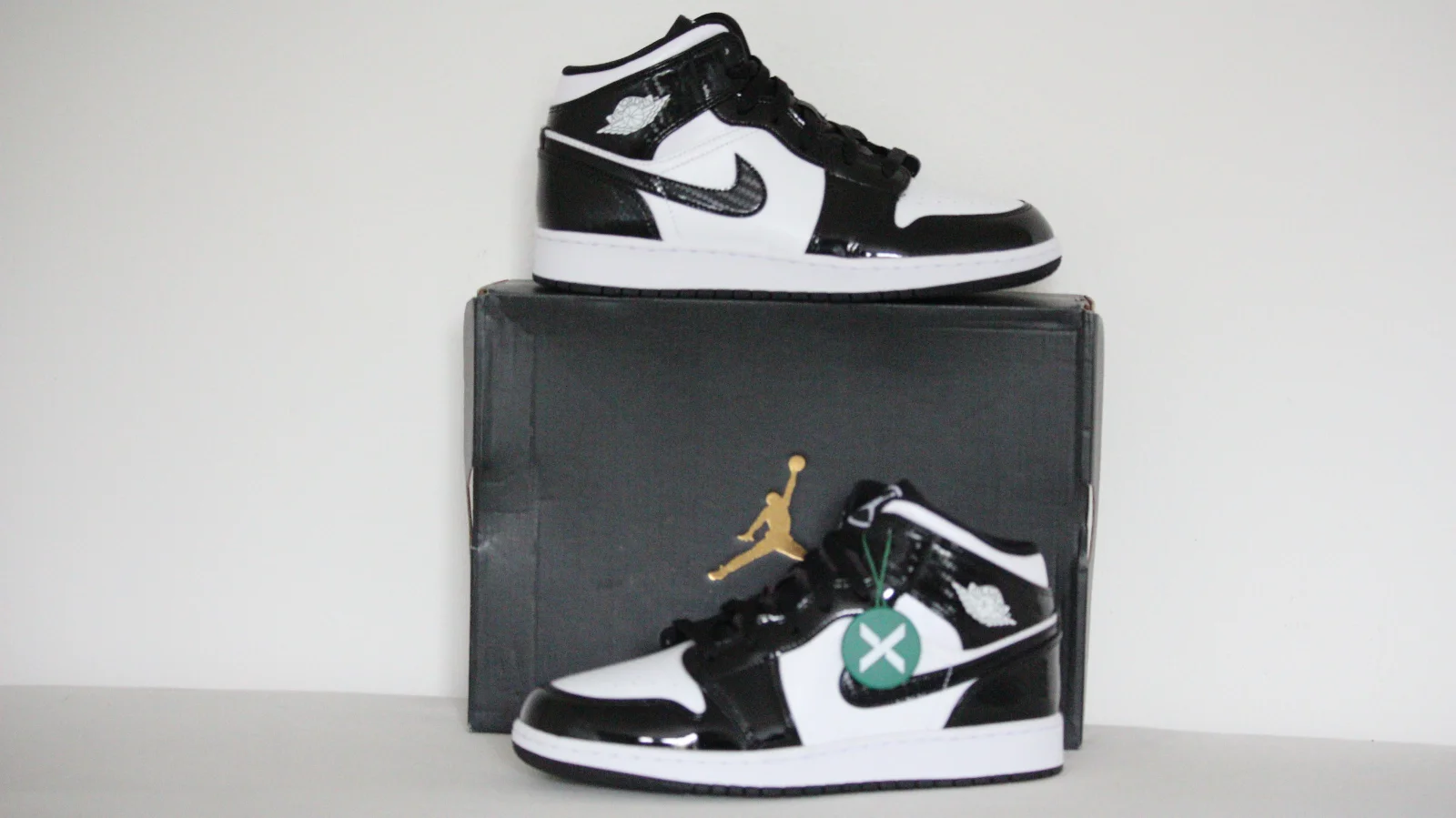 AIR JORDAN 1 MID SE (GS)