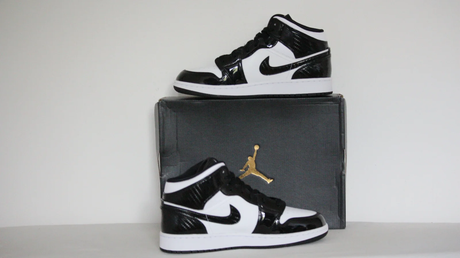 AIR JORDAN 1 MID SE (GS)