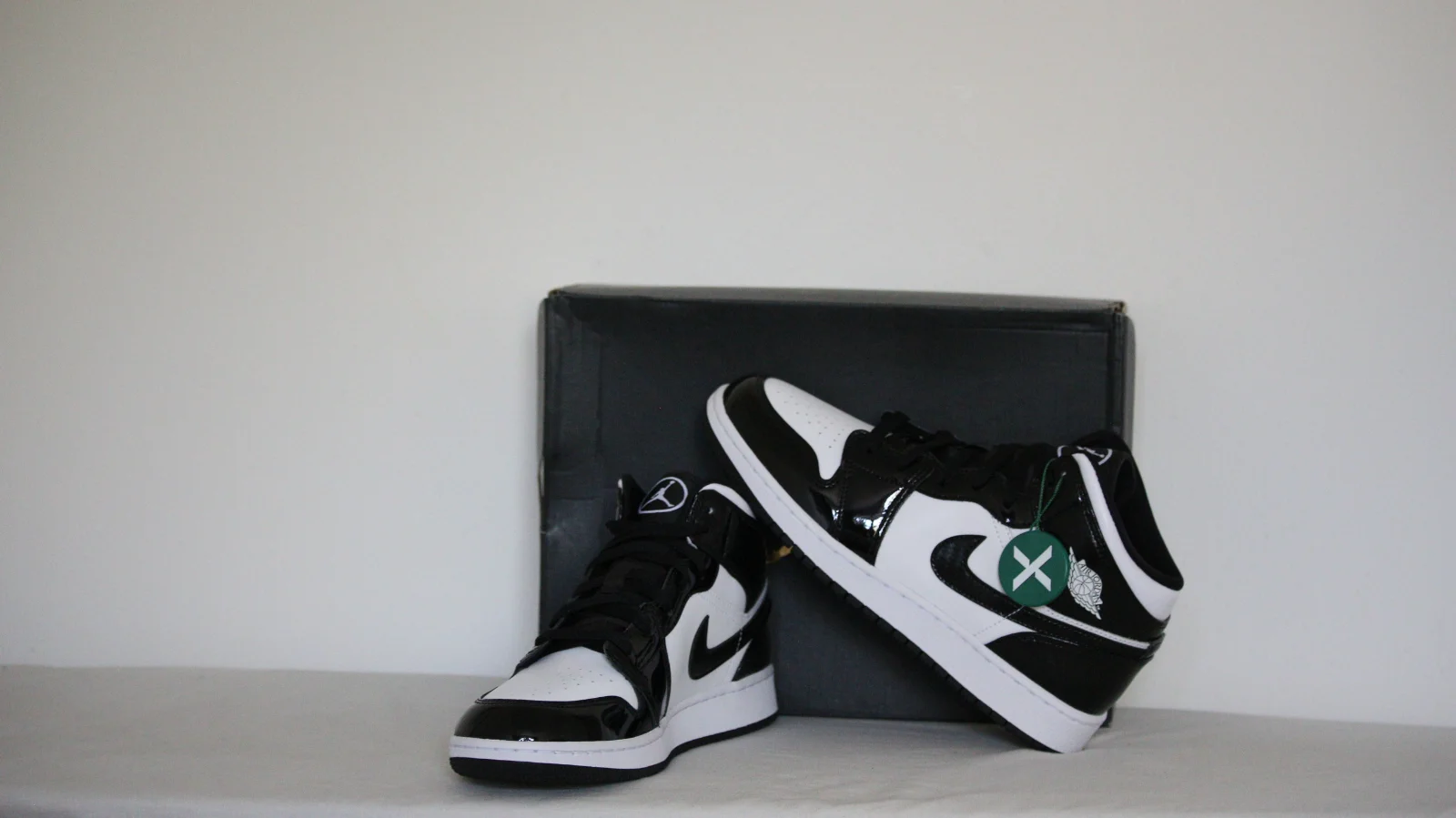 AIR JORDAN 1 MID SE (GS)