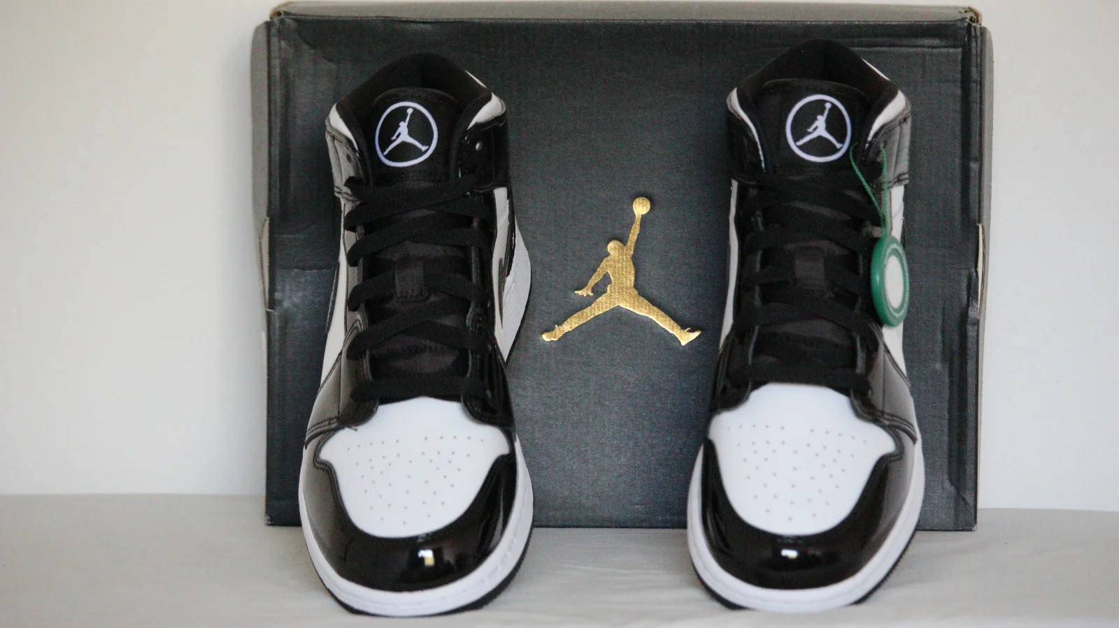 AIR JORDAN 1 MID SE (GS)