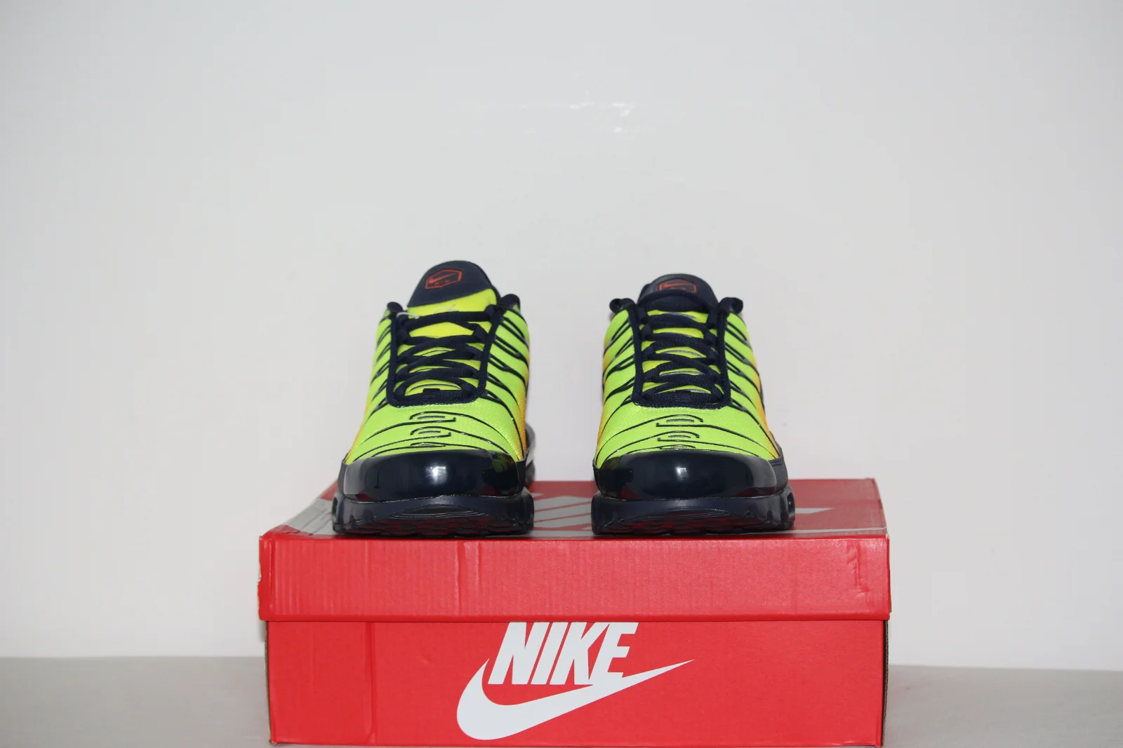 NIKE AIR MAX PLUS