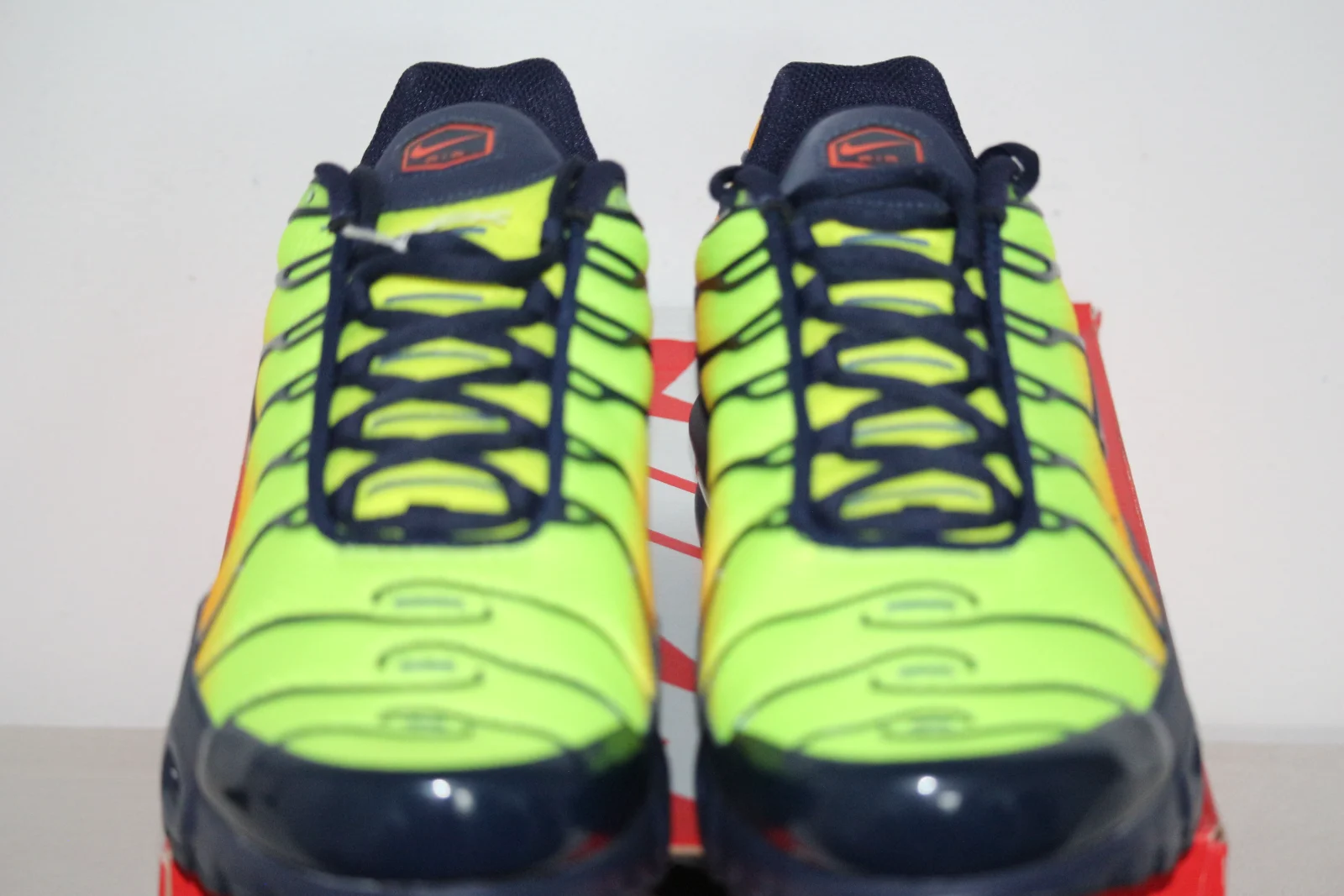 NIKE AIR MAX PLUS