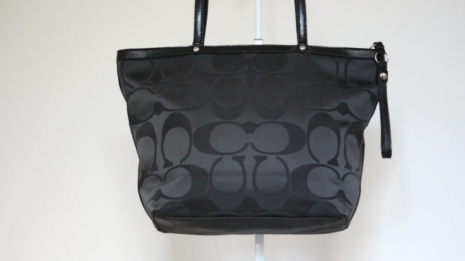 COACH DAISY POP OPTIC GRAFFITI APPLIQUE TOTE