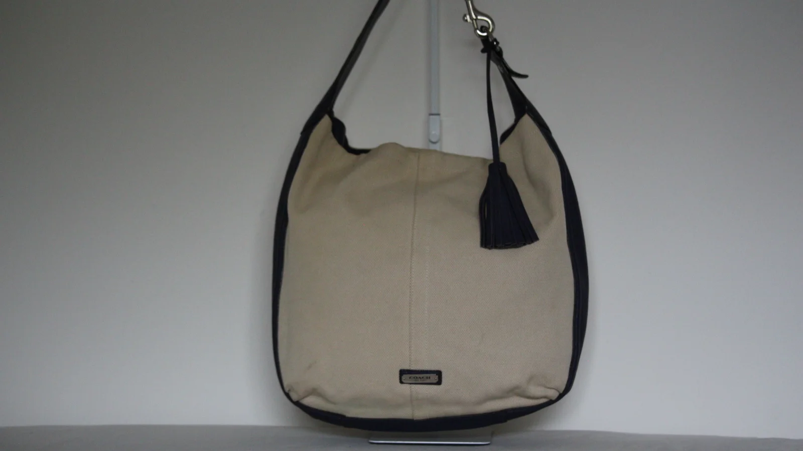 COACH AVERY HOBO SHOULDER BAG