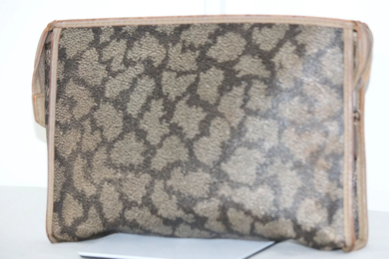 YVES SAINT LAURENT VINTAGE CLUTCH BAG