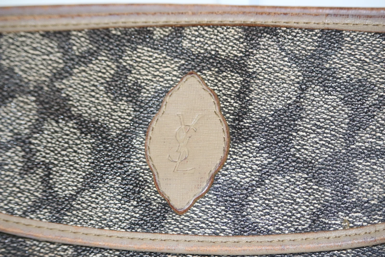 YVES SAINT LAURENT VINTAGE CLUTCH BAG