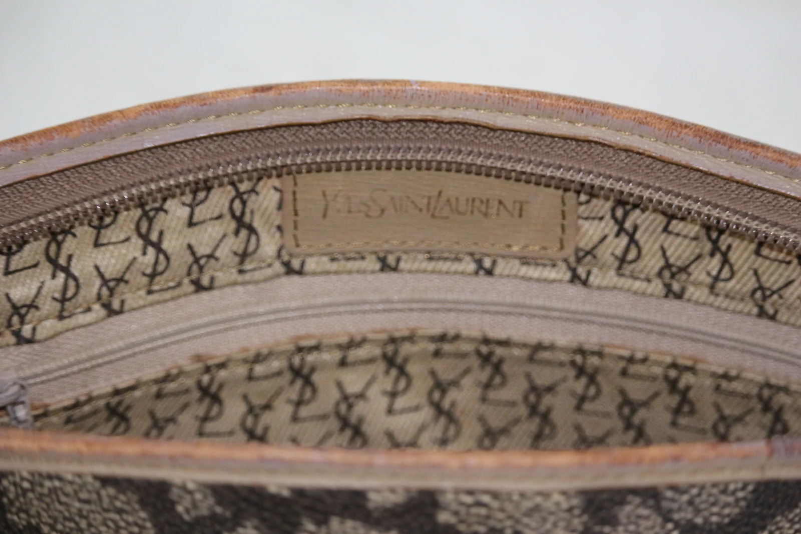 YVES SAINT LAURENT VINTAGE CLUTCH BAG