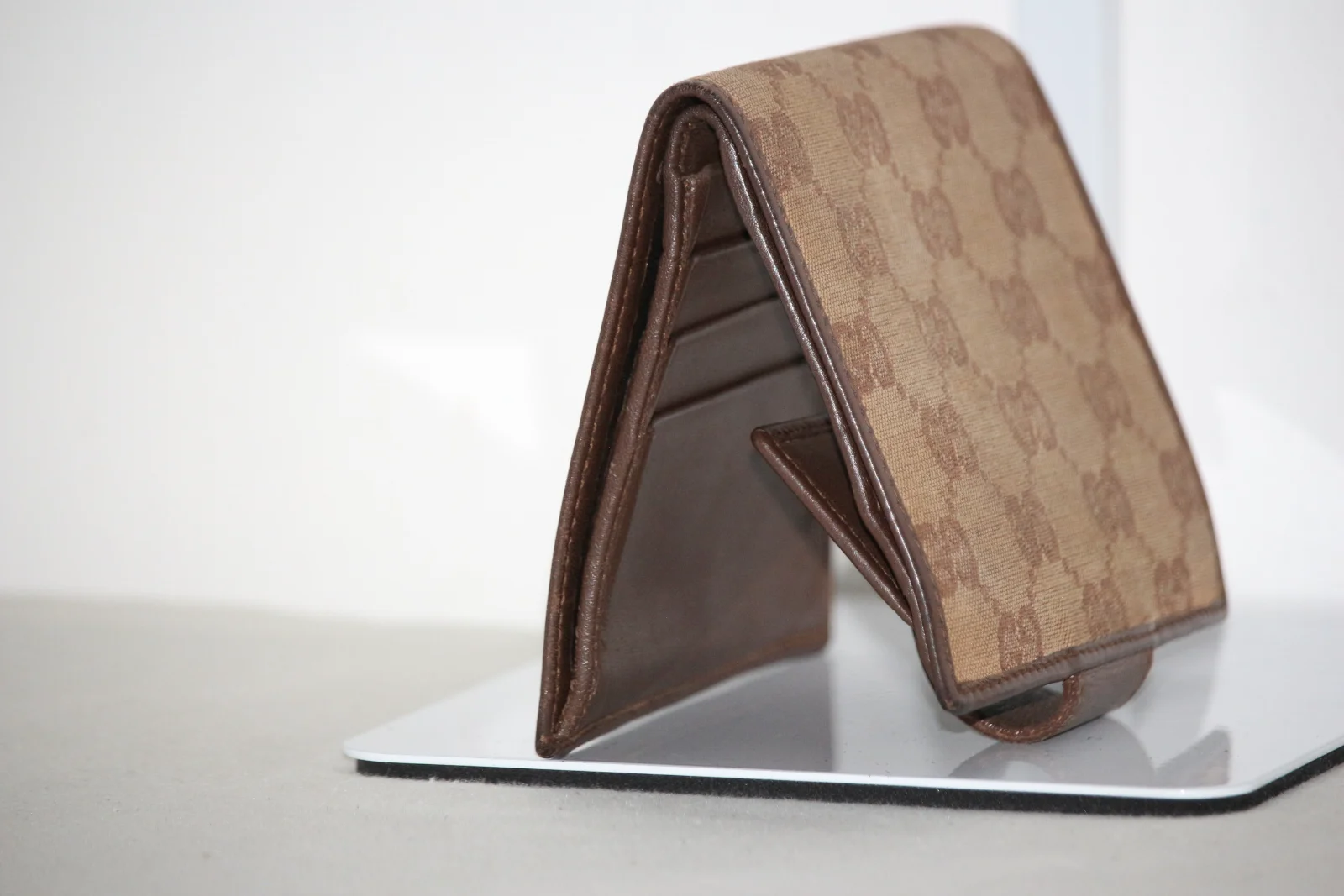 GUCCI GG MONOGRAM CANVAS BIFOLD WALLET