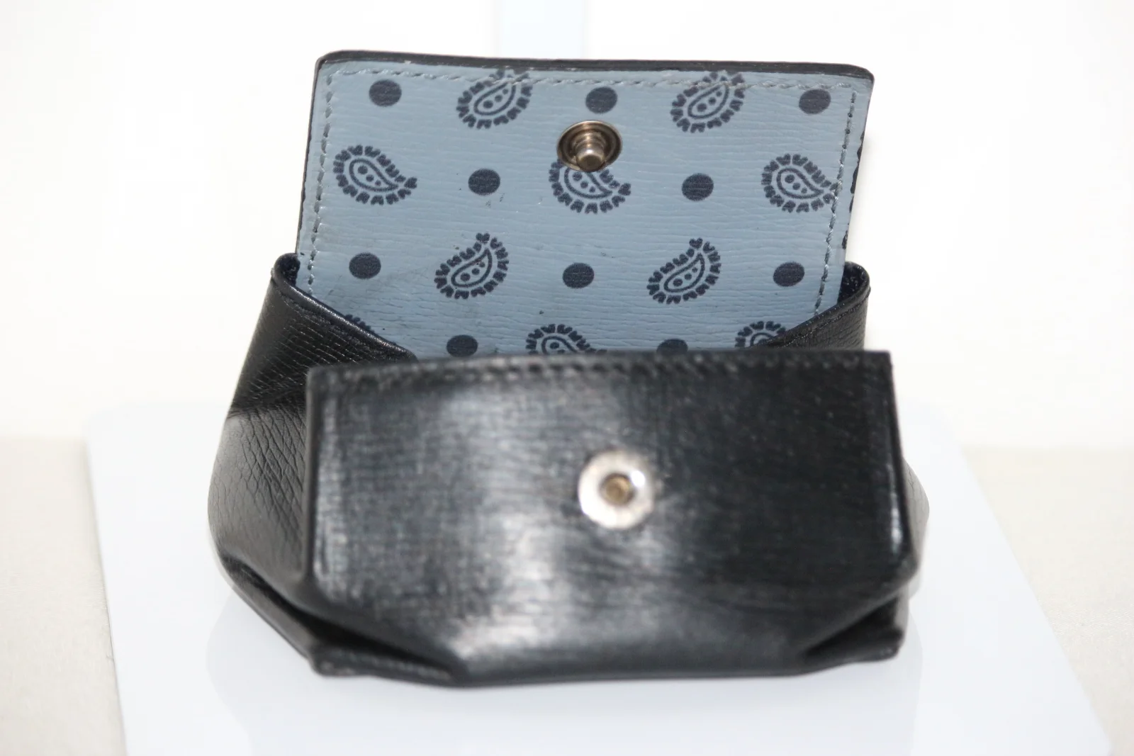 VINTAGE GUCCI LEATHER COMACT COIN OR VALET CASE