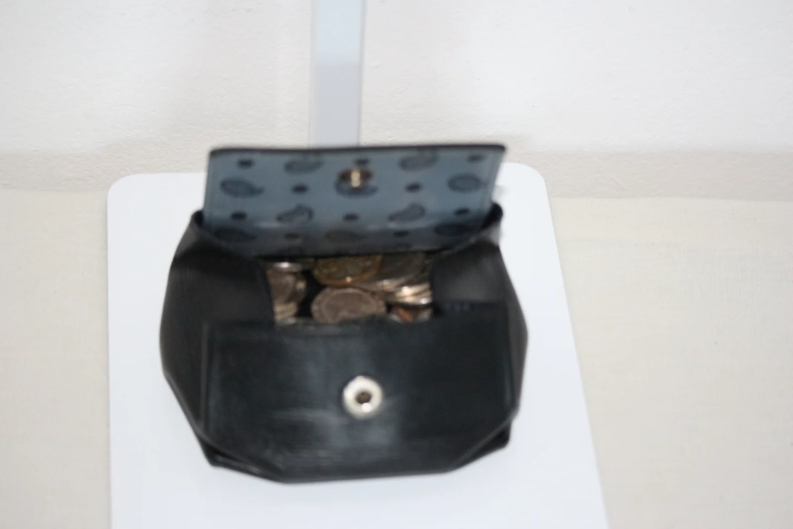 VINTAGE GUCCI LEATHER COMACT COIN OR VALET CASE
