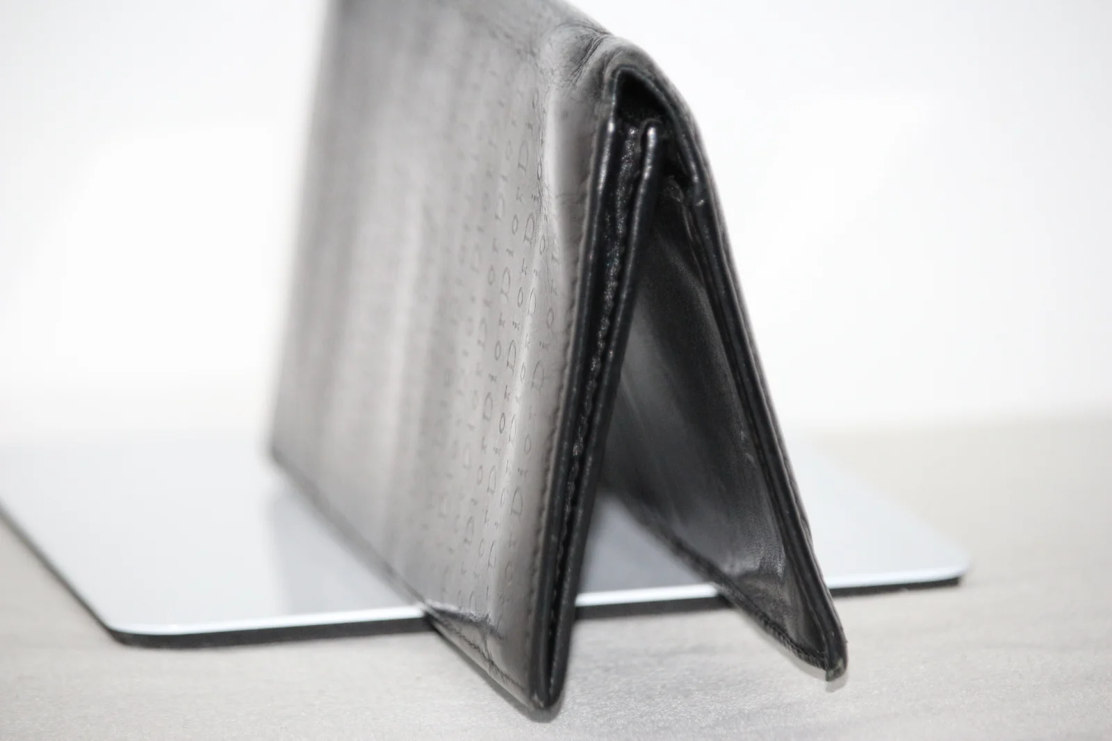 CHRISTIAN DIOR LEATHER BI-FOLD MEN'S LONG WALLET