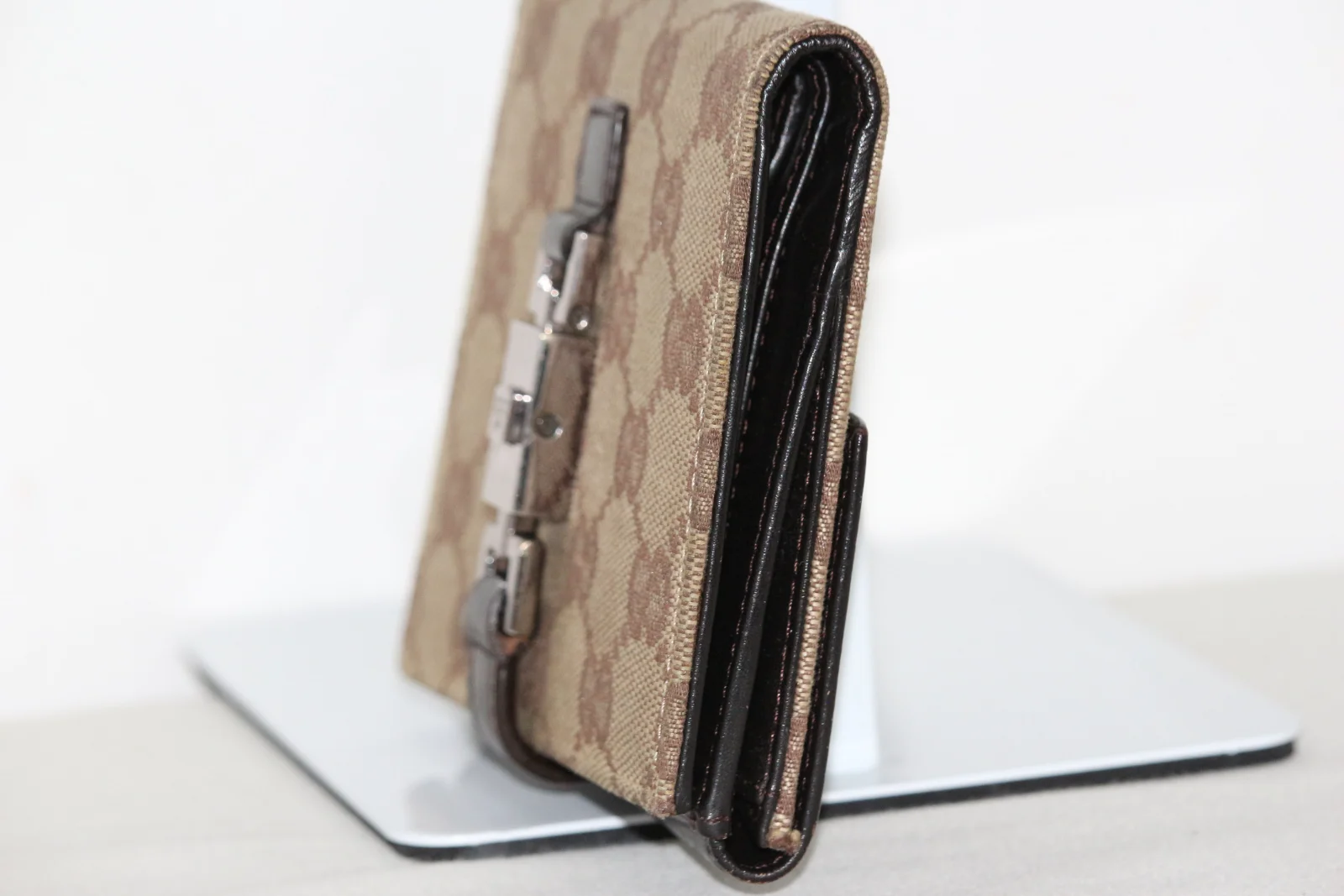 VINTAGE GUCCI BI-FOLD CANVAS LEATHER MEN'S WALLET