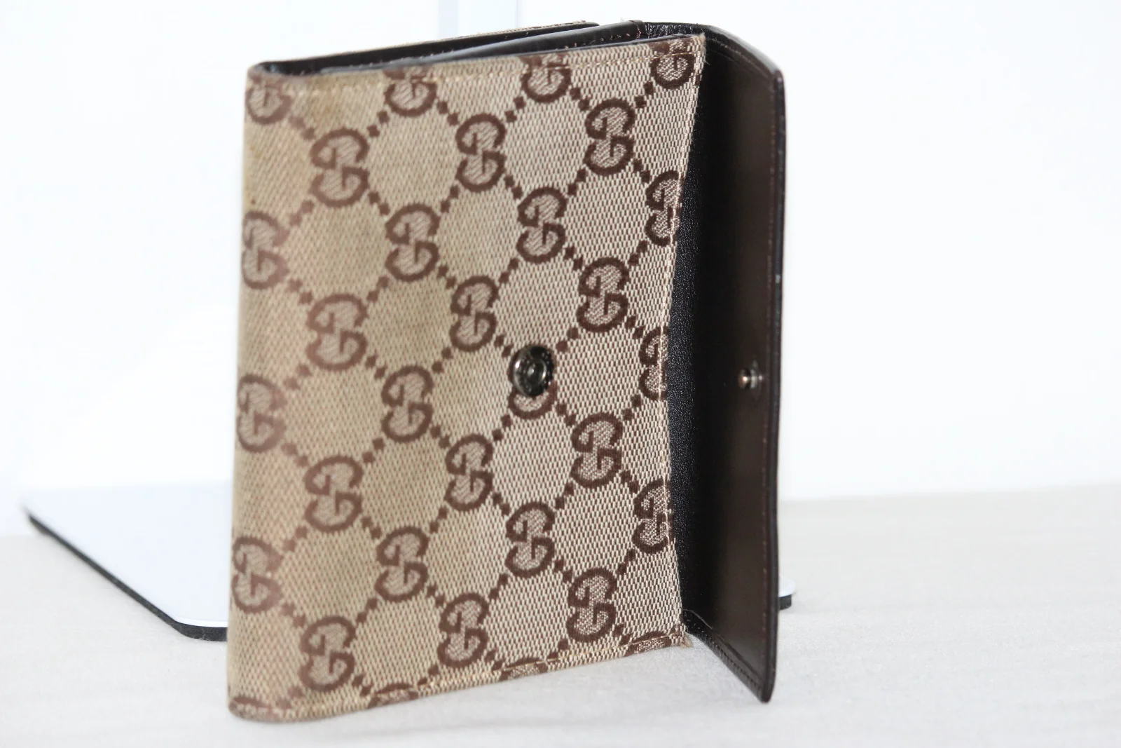 VINTAGE GUCCI BI-FOLD CANVAS LEATHER MEN'S WALLET