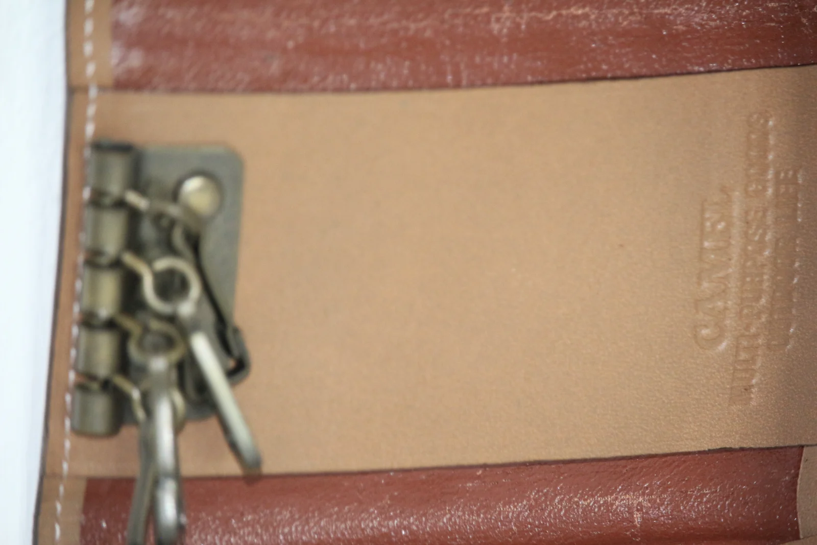 VINTAGE CAMEL LEATHER KEYRING HOLDER