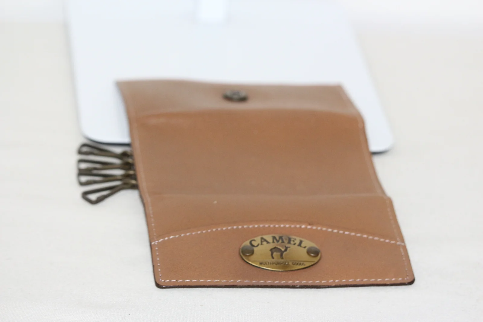 VINTAGE CAMEL LEATHER KEYRING HOLDER