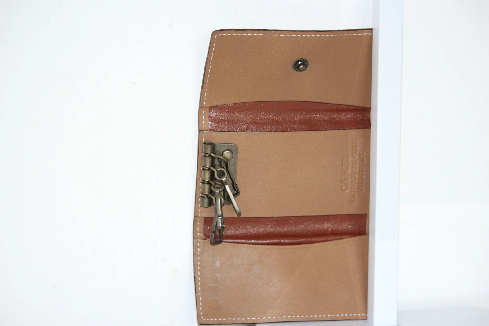 VINTAGE CAMEL LEATHER KEYRING HOLDER