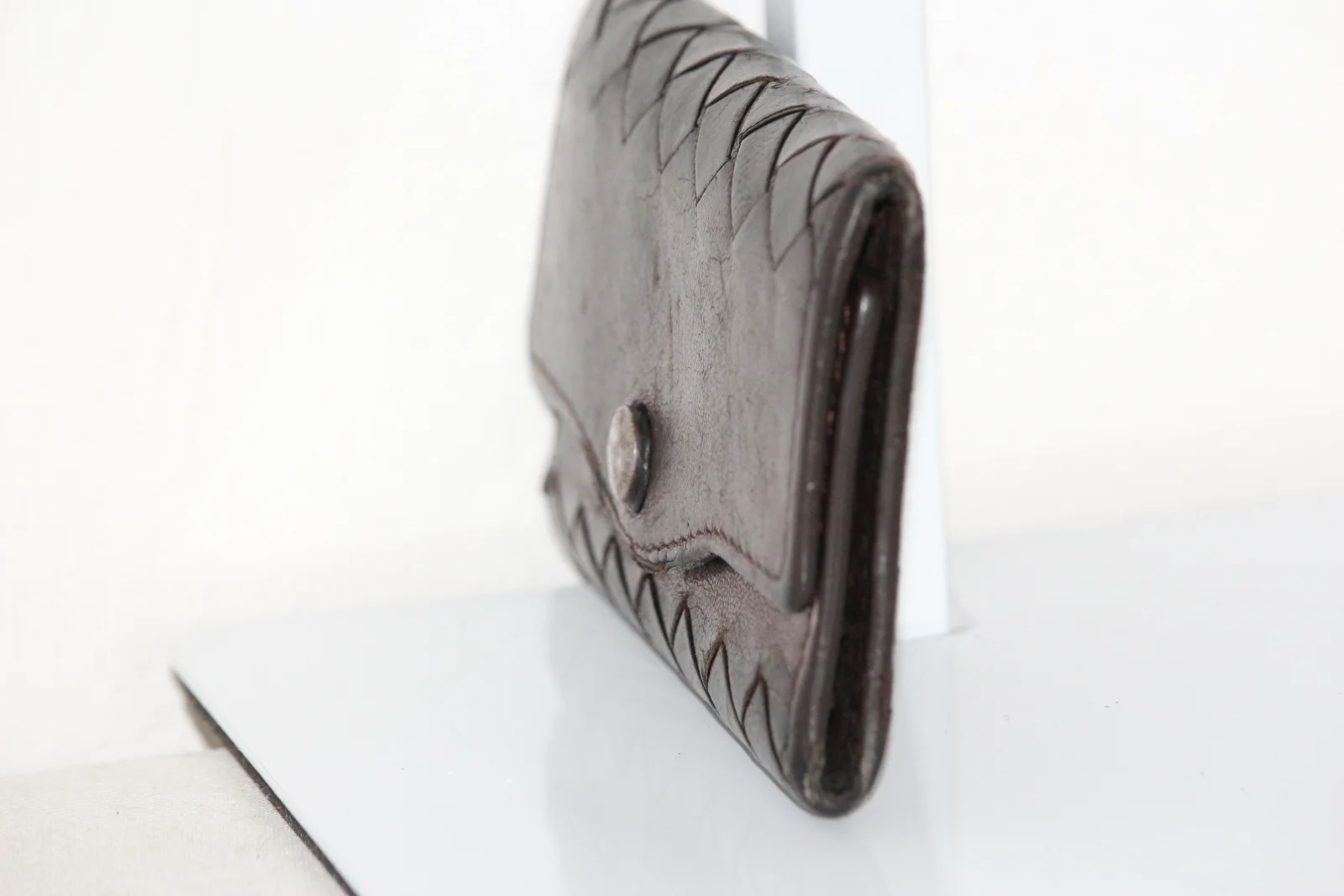 VINTAGE BOTTEGA VENETA LEATHER KEY HOLDER