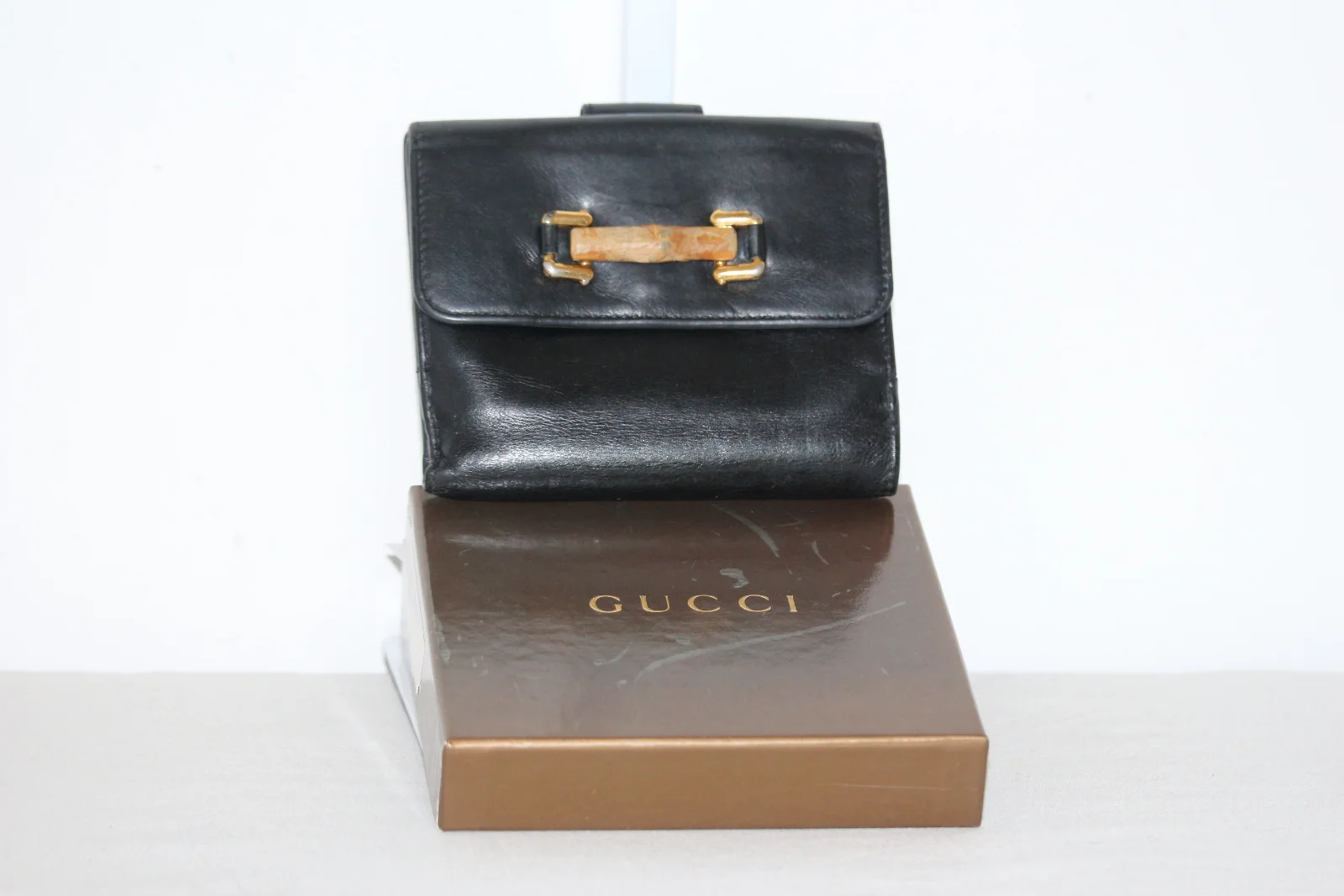 VINTAGE GUCCI MEN'S BAMBOO BI-FOLD LEATHER BLACK WALLET