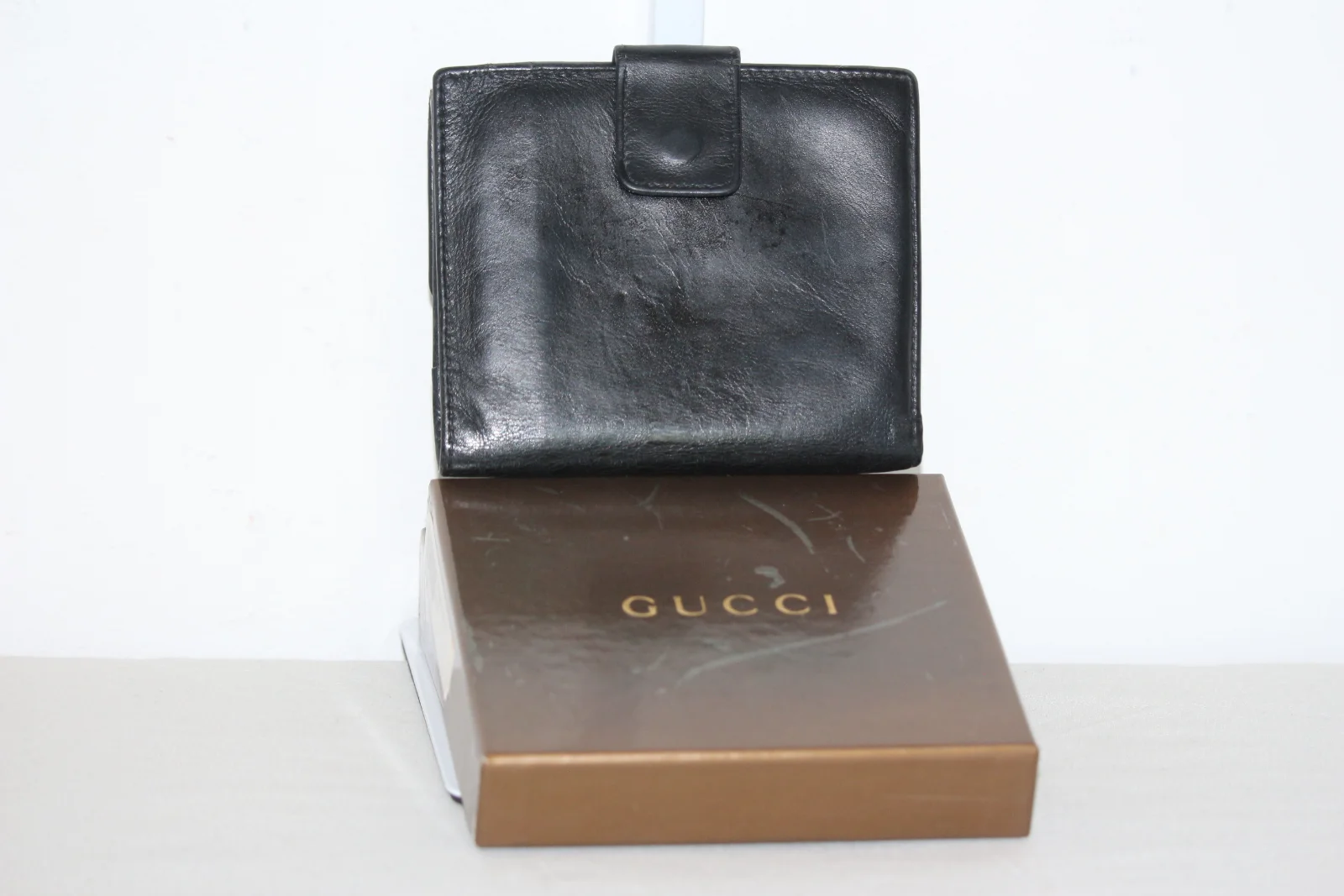 VINTAGE GUCCI MEN'S BAMBOO BI-FOLD LEATHER BLACK WALLET