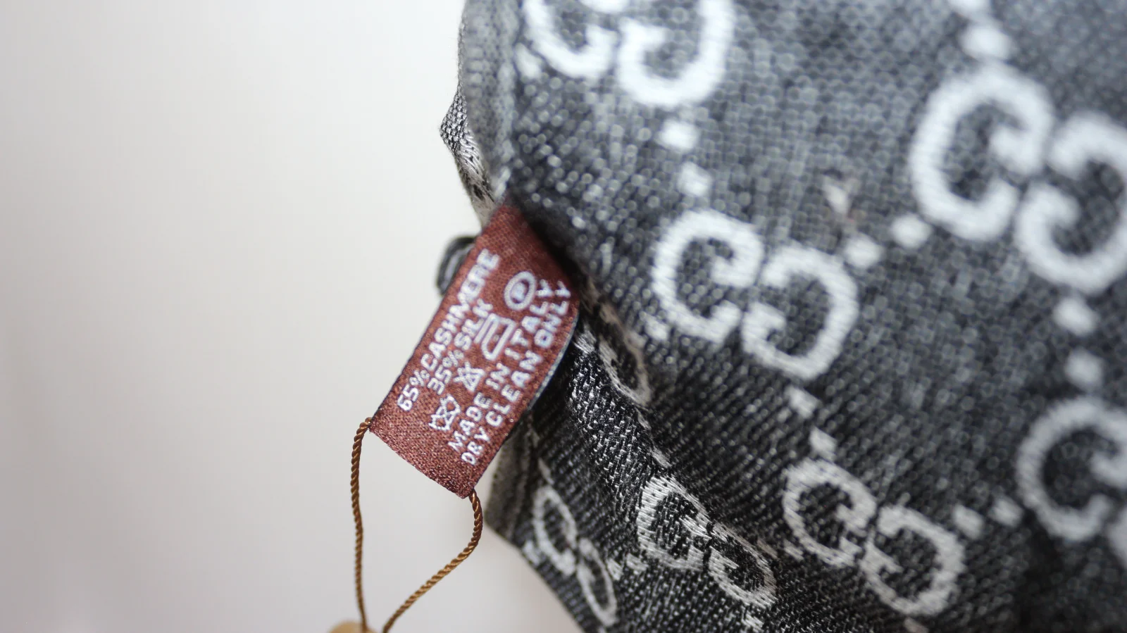 GUCCI GG MONOGRAM PASHMINA-STYLE SHAWL/SCARF