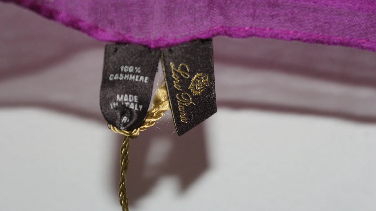 LORO PIANA 100% CASHMERE SCARF
