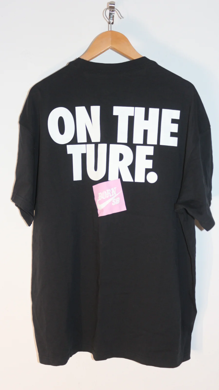 NIKE SB BORN X RAISED ON THE TURF TEE BLACK