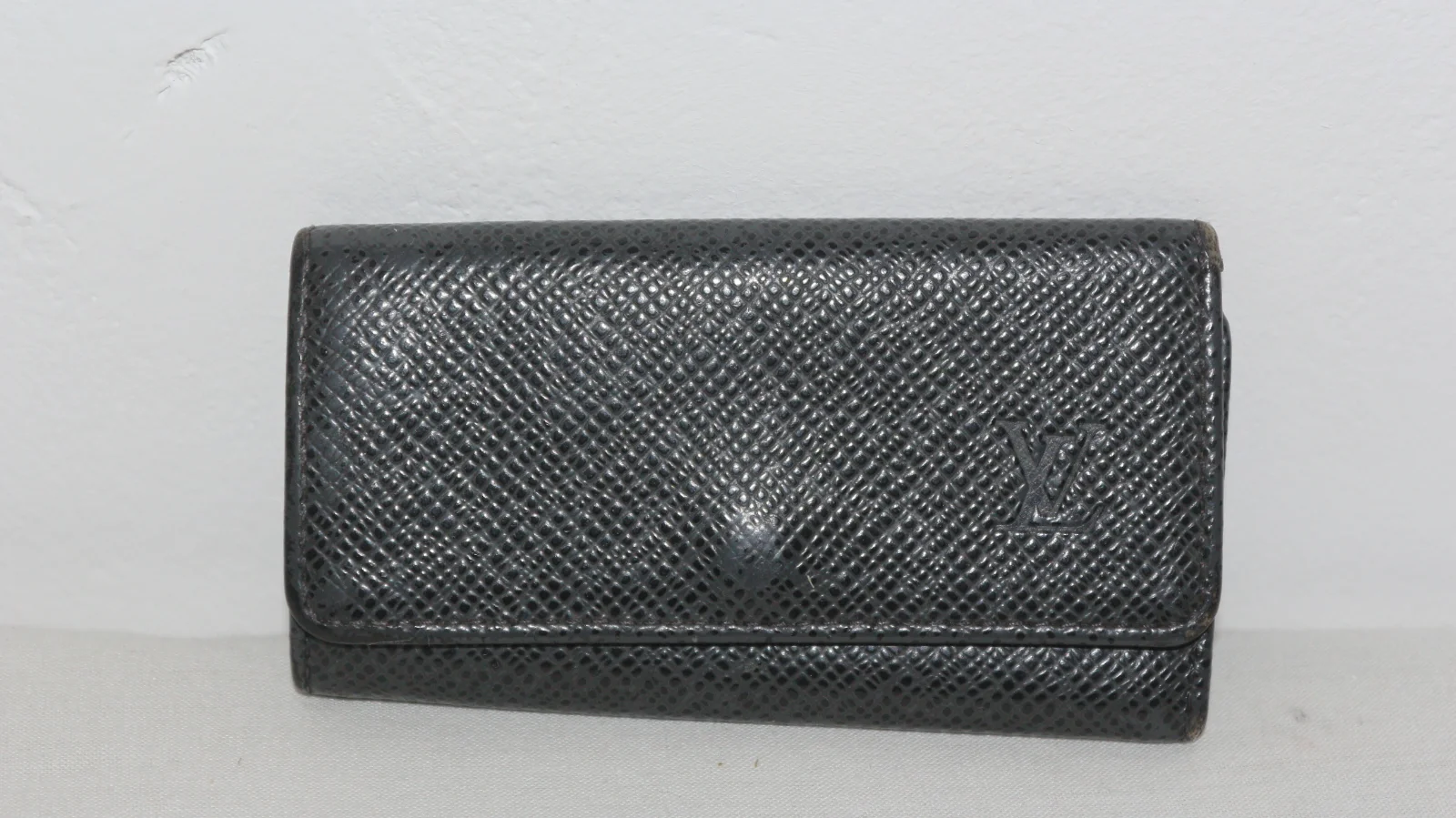 LOUIS VUITTON LEATHER KEY CASE