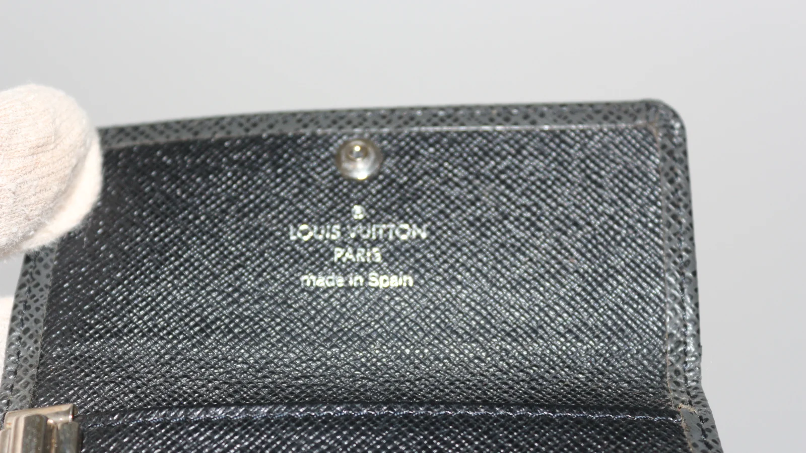 LOUIS VUITTON LEATHER KEY CASE