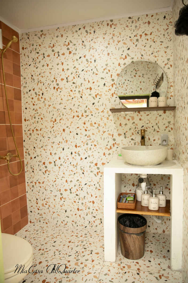 Bathroom MiaCasaOldQuarter homestay