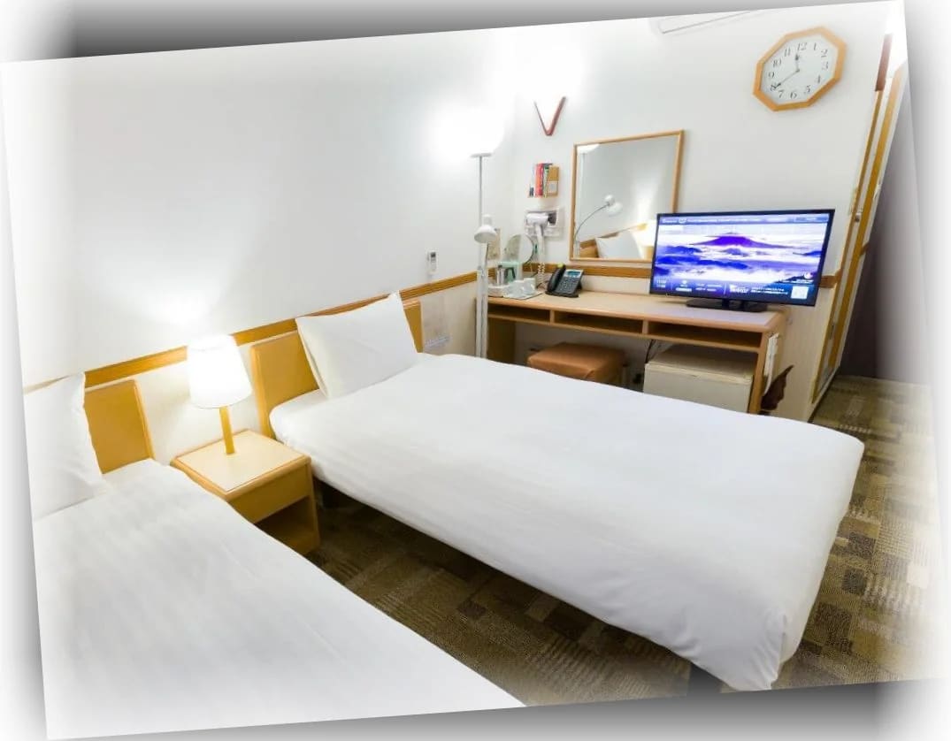 토요코_인_신-요코하마_에키마에_신칸_트윈_-_흡연_-_침대