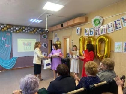 Депутаты ЗакСобрания стали гостями торжеств по случаю юбилеев школ