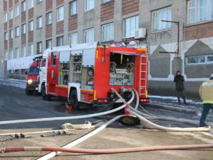 Пятерых жильцов дома спасли на пожаре в Большом Камне