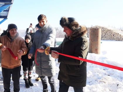 Мэр на открытии модернизированного цеха сортировки древесины лесоперерабатывающего предприятия ООО «Дубрава»