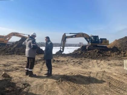 На Верхней Набережной в Иркутске идет реконструкция напорного трубопровода