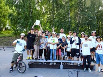 Спикер Евгений Стекачев: По просьбе жителей обновили скейт-площадку в Университетском и провели мастер-класс