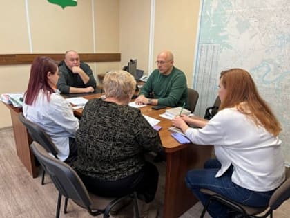 Депутаты Леонид Усов и Татьяна Марченко провели рабочие встречи с сотрудниками администрации города Иркутска