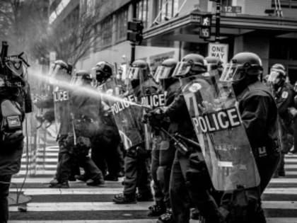 Европа парализована забастовками