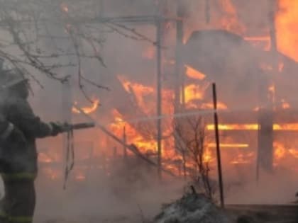 В садоводстве под Иркутском на пожаре погибла 57-летняя женщина