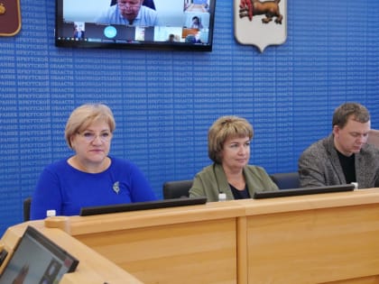 Комиссия по Регламенту согласовала кандидатуры для награждения Почетными грамотами ЗС