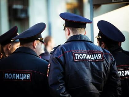 Полиция выясняет причины повреждения флага на Николаевской сопке