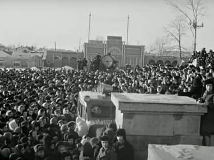 Журналисты нашли раритетные фото с похорон Сталина в Хабаровске