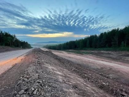 По поручению Игоря Кобзева в районе Магистрального отремонтируют дороги