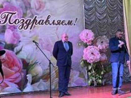 Мэр поздравил коммунальщиков с профессиональным праздником